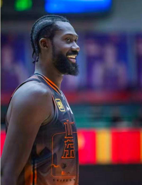 开云体育-格洛斯特城斩获旗开得胜，复仇成功提升士气