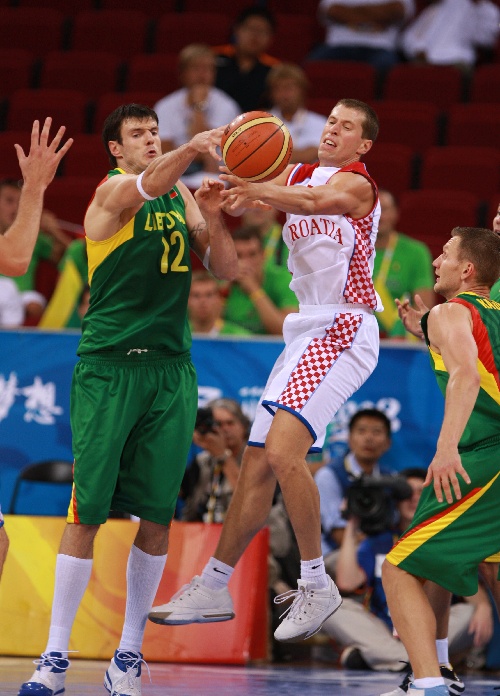 开云体育中国-立陶宛选手战胜对手，喜获成功！