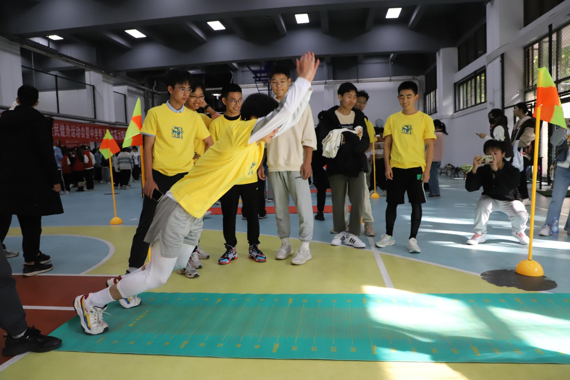 尼加拉瓜选手勇夺冠军，尽显风采