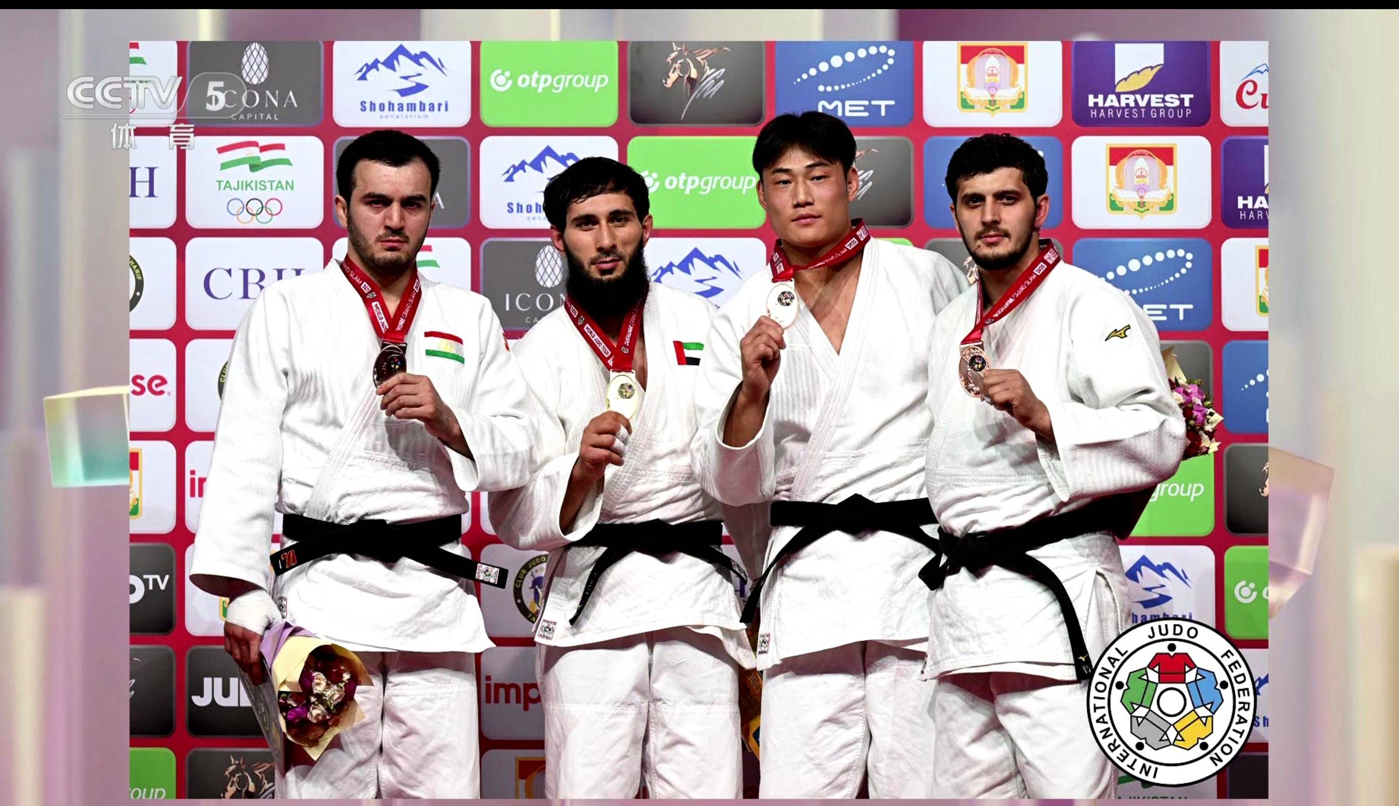 开云体育app-精彩瞬间：中国和日本柔道选手擂台对防的简单介绍