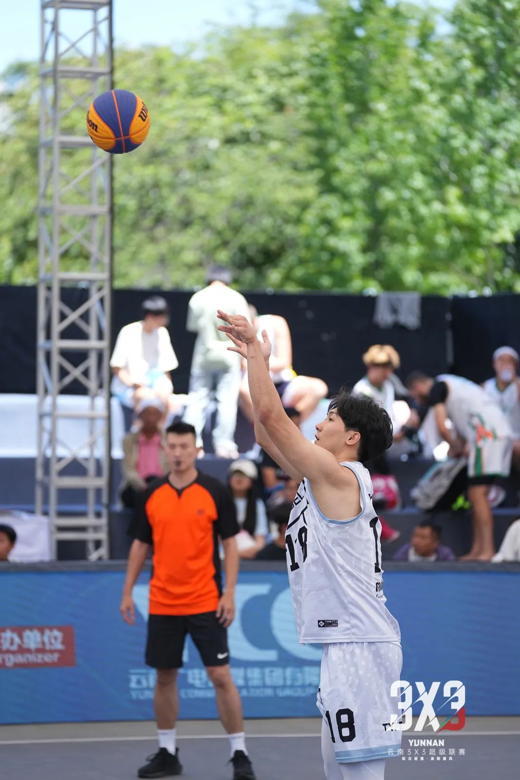 开云体育在线-精湛球技在篮球比赛中得到充分展现