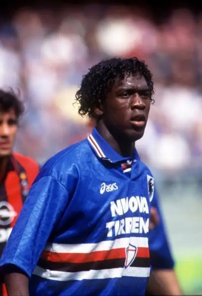 包含那不勒斯主场以强大攻势迎战桑普多利亚的词条