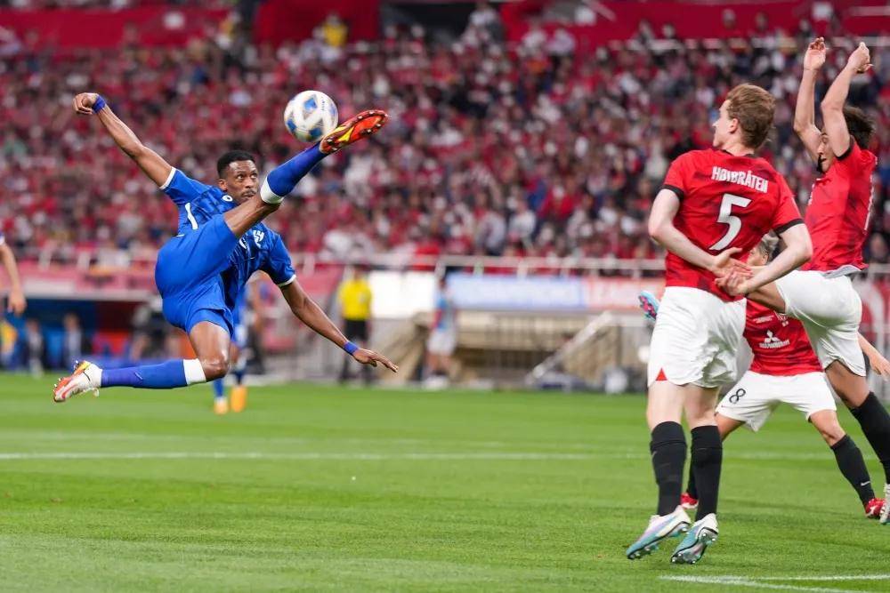 丰富多样的进攻战术展现球队战力