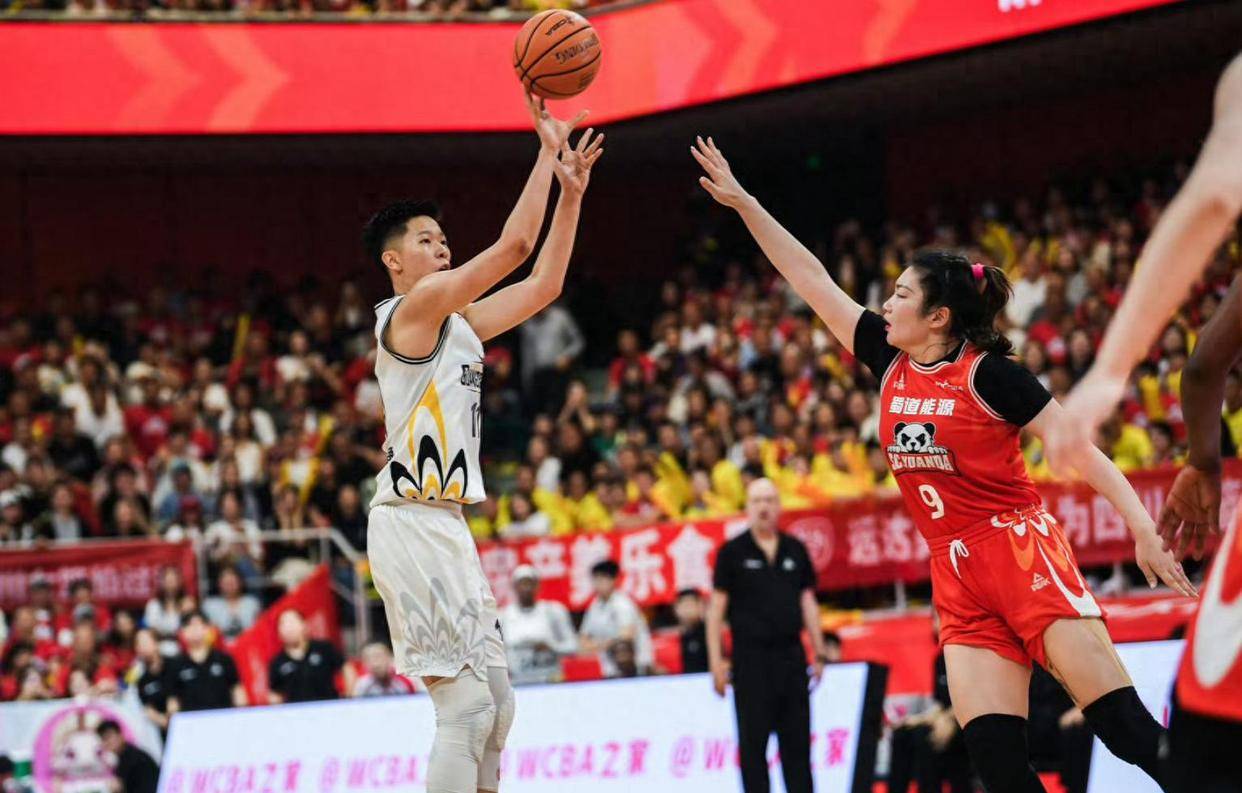 开云体育入口-云达不莱梅客场逆袭，完美复仇旧主