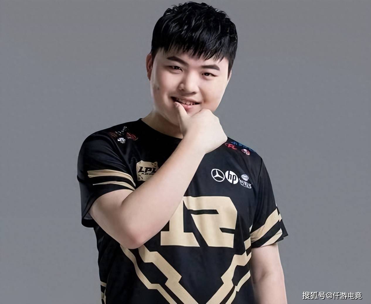 开云平台-RNG横扫BLG，ShowMaker开启传奇时刻峡谷大战淘汰赛，留下经典瞬间