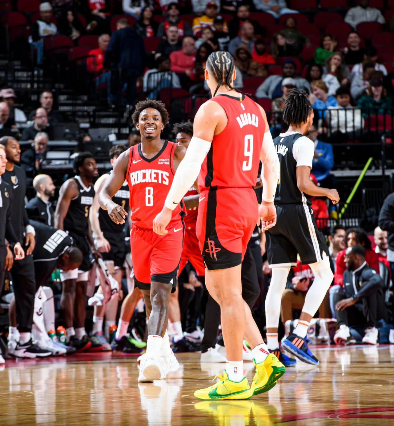 火箭队遭遇伤病波折，季后赛前景堪忧的简单介绍