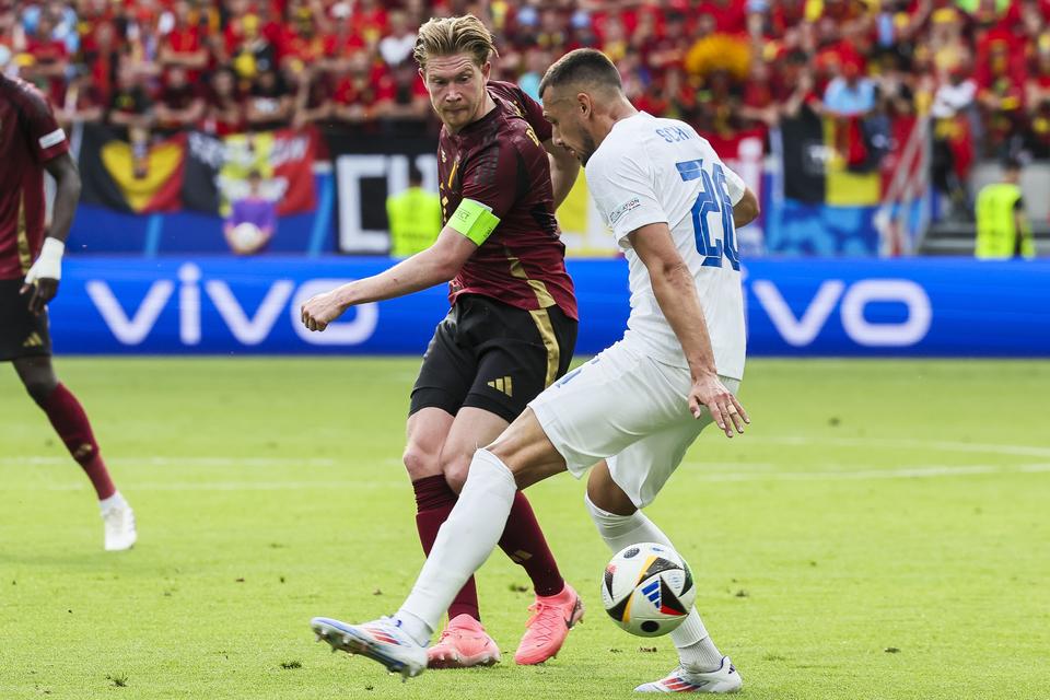 开云体育官方网站-比利时队在欧洲杯小组赛中大比分战胜芬兰