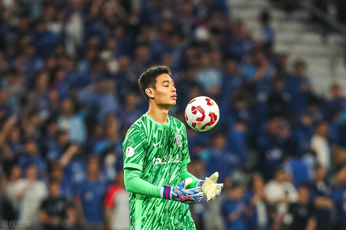 开云体育平台APP-申花男篮新秀崭露头角，展现潜力！