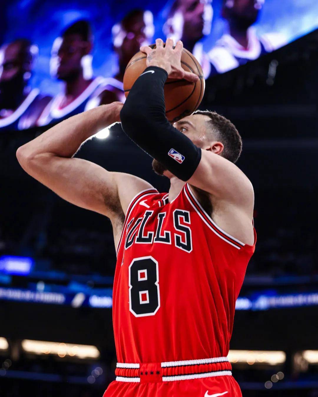 开云体育中国-公牛球星拉文因脚踝受伤将缺席数场比赛的简单介绍