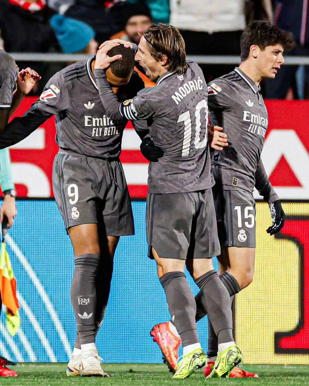 勒沃库森绝杀国际米兰，若日尼奥关键制胜的简单介绍